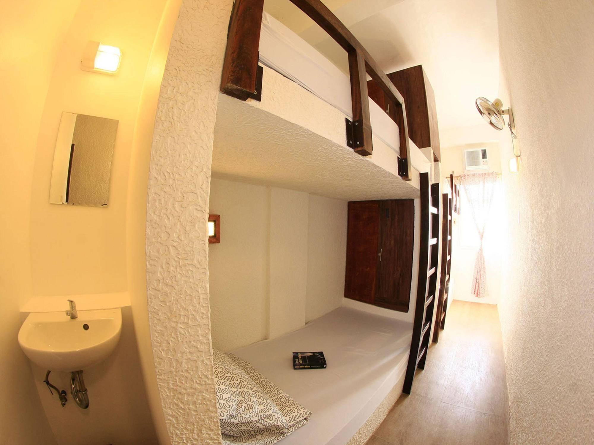Sea Horse Guest House Coron Exterior photo