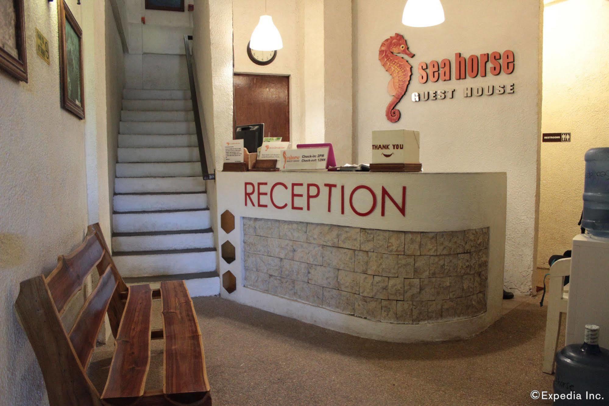 Sea Horse Guest House Coron Exterior photo