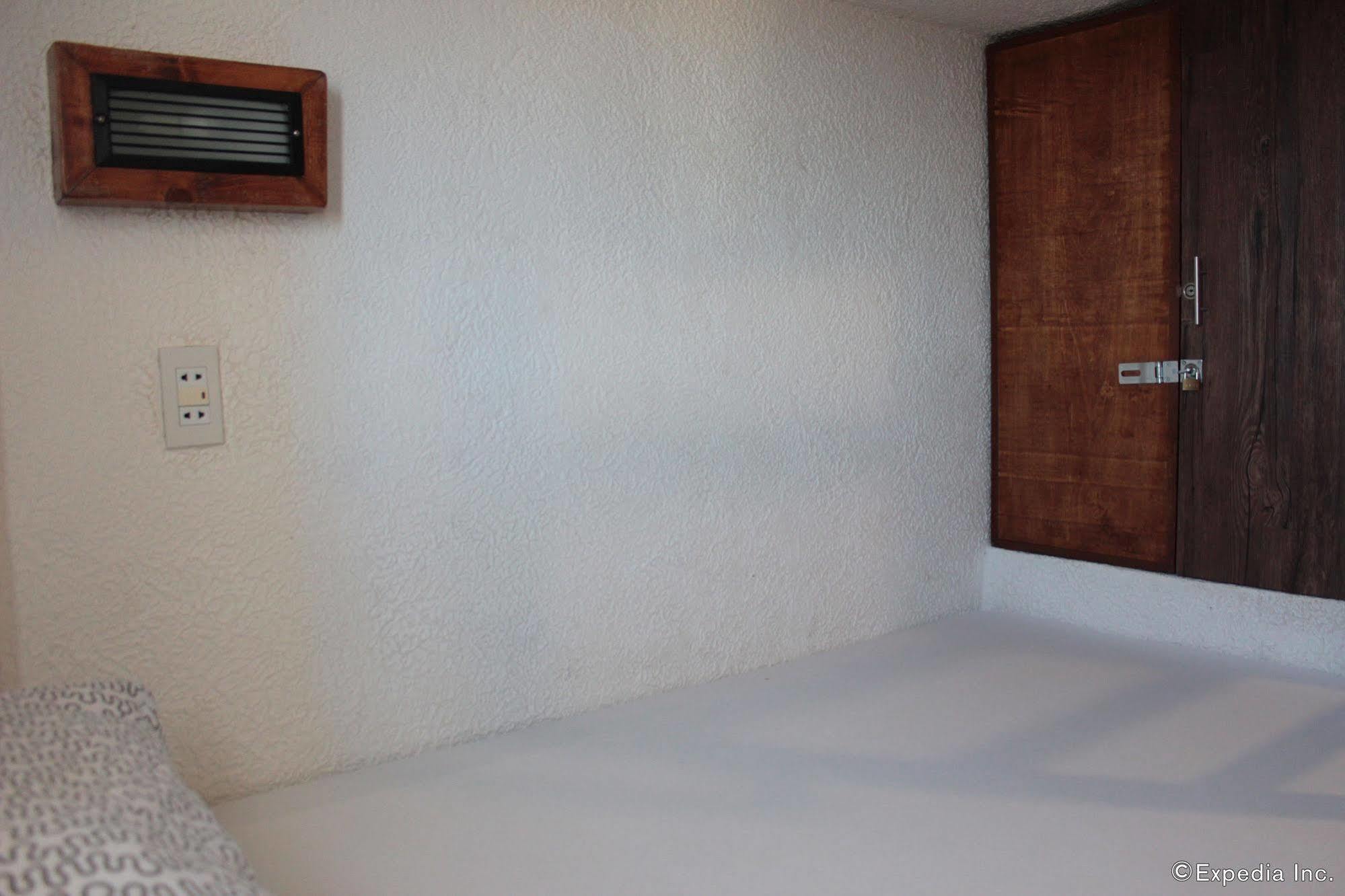 Sea Horse Guest House Coron Exterior photo
